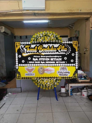 Papan Bunga di Ketintang Gayungan
